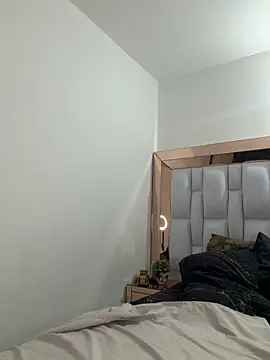 Valerie-S online show from 05-17-26, 04:32