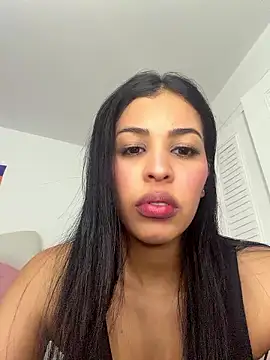 Snapshot of Valerie-S chatting on 07-22-26, 03:04 Valerie-S online show from 07-22-26, 03:04