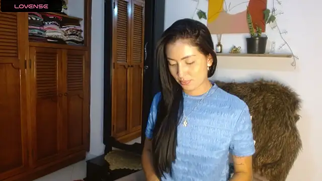 Snapshot of ivanna_dl chatting on 05-23-26, 01:11 ivanna dl online show from 05-23-26, 01:11