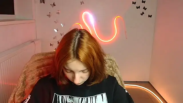 Butterfly Milly online show from 04-28-26, 05:45