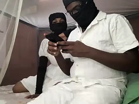 Snapshot of Ragasiyacouples chatting on 04-06-26, 03:13 Ragasiyacouples online show from 04-06-26, 03:13