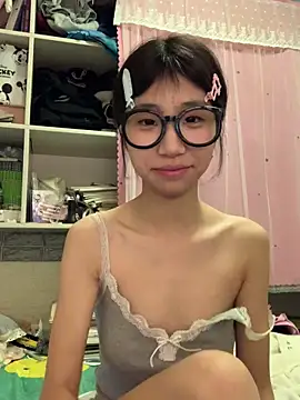 Snapshot of nina5201 chatting on 04-07-26, 04:07 nina5201 online show from 04-07-26, 04:07