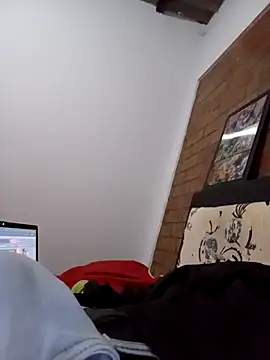 Snapshot of lat99005 chatting on 03-25-26, 02:56 lat99005 online show from 03-25-26, 02:56