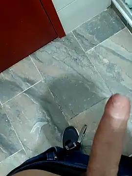 Snapshot of lat99005 chatting on 05-15-26, 12:06 lat99005 online show from 05-15-26, 12:06