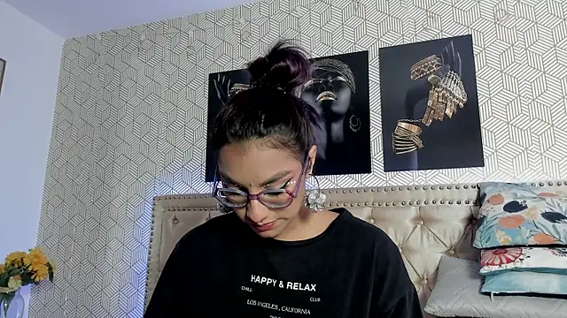 ValeAlvarez  online show from 04-07-26, 04:07