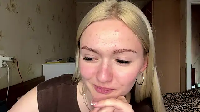 Snapshot of Sophia_Blonde chatting on 04-14-26, 02:56 Sophia Blonde online show from 04-14-26, 02:56