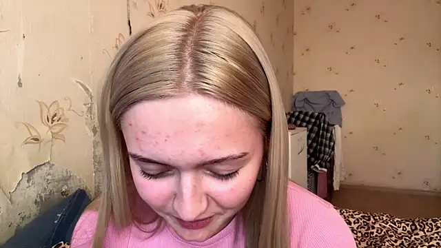 Snapshot of Sophia_Blonde chatting on 04-16-26, 02:18 Sophia Blonde online show from 04-16-26, 02:18