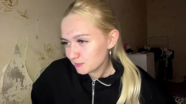 Snapshot of Sophia_Blonde chatting on 04-27-26, 03:10 Sophia Blonde online show from 04-27-26, 03:10