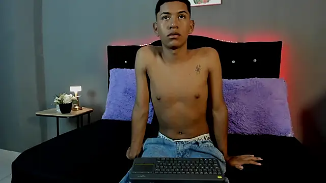 Snapshot of LexSin17 chatting on 03-26-26, 08:25 LexSin17 online show from 03-26-26, 08:25