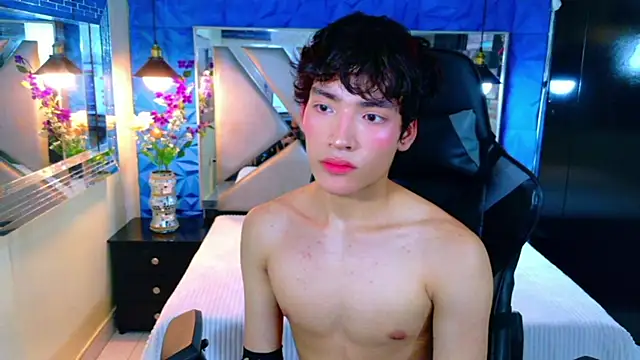 Snapshot of IsaacNovaa chatting on 03-28-26, 07:13 IsaacNovaa online show from 03-28-26, 07:13