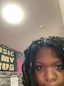 Snapshot of Nyla_xox chatting on 04-19-26, 10:34 Nyla xox online show from 04-19-26, 10:34