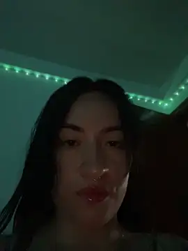 Snapshot of kimberly_peter chatting on 04-27-26, 01:09 kimberly peter online show from 04-27-26, 01:09