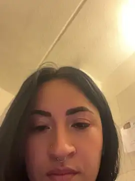 Snapshot of kimberly_peter chatting on 05-17-26, 02:42 kimberly peter online show from 05-17-26, 02:42