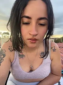 Snapshot of kimberly_peter chatting on 06-19-26, 10:24 kimberly peter online show from 06-19-26, 10:24
