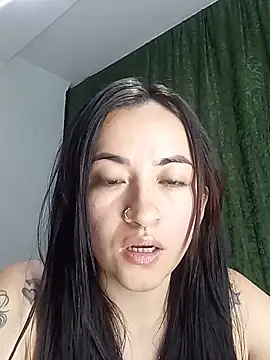 Snapshot of kimberly_peter chatting on 06-24-26, 04:11 kimberly peter online show from 06-24-26, 04:11