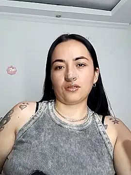 Snapshot of kimberly_peter chatting on 07-25-26, 01:15 kimberly peter online show from 07-25-26, 01:15