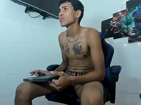 Snapshot of axeel-king chatting on 04-14-26, 12:33 axeel-king online show from 04-14-26, 12:33