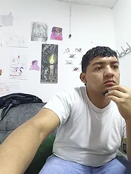 Snapshot of Itsdavidxxx chatting on 05-25-26, 03:56 Itsdavidxxx online show from 05-25-26, 03:56