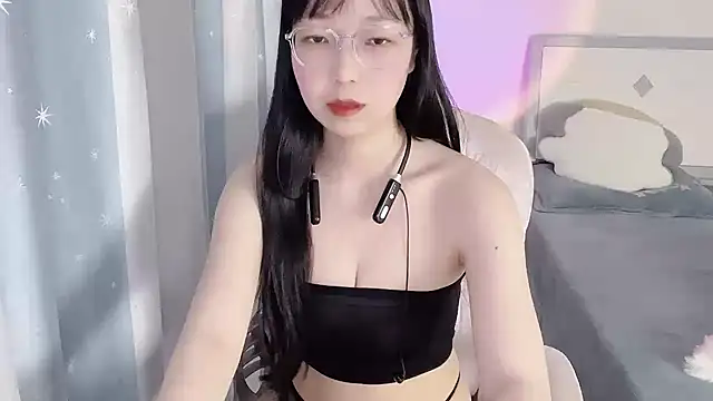 Snapshot of Anya-2026 chatting on 04-15-26, 11:17 Anya-2026 online show from 04-15-26, 11:17