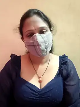 Snapshot of Latha_lovely chatting on 04-10-26, 01:55 Latha lovely online show from 04-10-26, 01:55