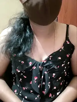 Snapshot of Latha_lovely chatting on 04-24-26, 02:30 Latha lovely online show from 04-24-26, 02:30