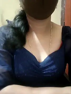 Snapshot of Latha_lovely chatting on 05-11-26, 02:45 Latha lovely online show from 05-11-26, 02:45