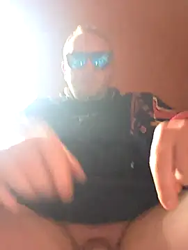 Snapshot of Ylidd chatting on 03-27-26, 03:01 Ylidd online show from 03-27-26, 03:01