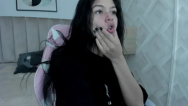 Snapshot of Kikii_1 chatting on 05-01-26, 09:41 Kikii 1 online show from 05-01-26, 09:41