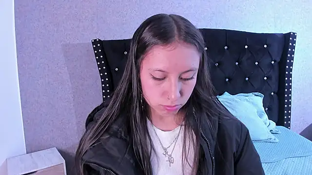 Snapshot of mily__gv chatting on 05-05-26, 11:51 mily gv online show from 05-05-26, 11:51