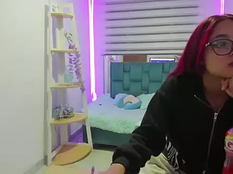 Sara Red X online show from 04-12-26, 03:55
