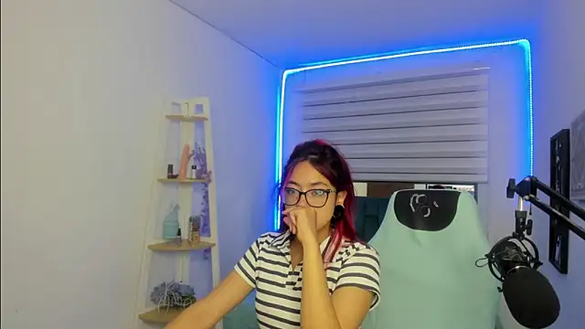 Sara Red X online show from 05-05-26, 03:03