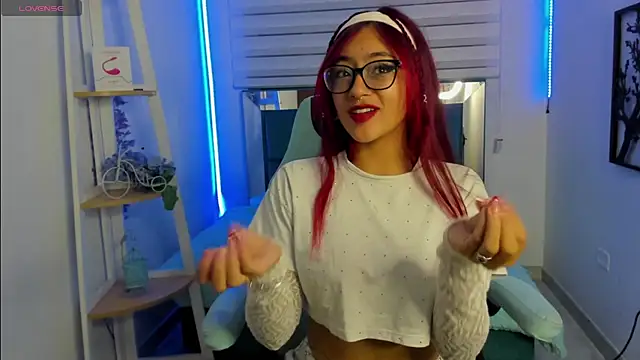Sara Red X online show from 06-17-26, 03:31