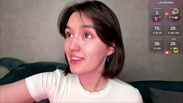 Snapshot of lilysolar chatting on 05-18-26, 06:25 lilysolar online show from 05-18-26, 06:25