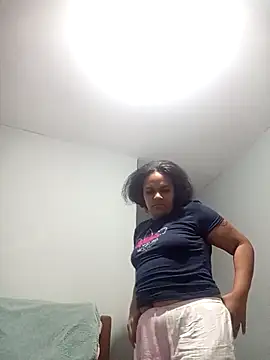 Snapshot of sexybronwgirl chatting on 03-26-26, 08:20 sexybronwgirl online show from 03-26-26, 08:20