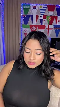 Snapshot of Saraa_M chatting on 06-20-26, 12:14 Saraa M online show from 06-20-26, 12:14