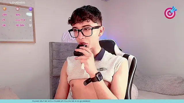 Snapshot of niico_prince chatting on 07-06-26, 08:55 niico prince online show from 07-06-26, 08:55