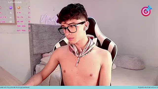 Snapshot of niico_prince chatting on 07-18-26, 10:24 niico prince online show from 07-18-26, 10:24