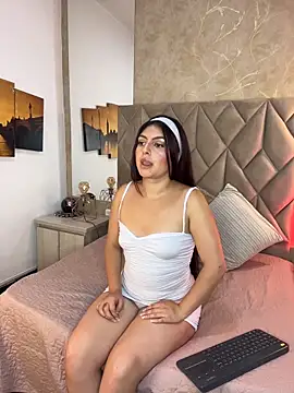 Snapshot of Cinthia_Cortes chatting on 03-27-26, 08:08 Cinthia Cortes online show from 03-27-26, 08:08