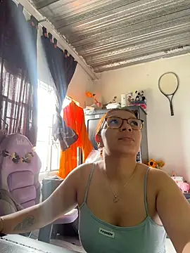 Snapshot of antonela_bb chatting on 04-08-26, 01:00 antonela bb online show from 04-08-26, 01:00