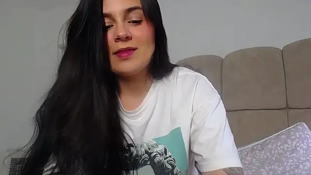 Snapshot of SofiaBanks_ chatting on 04-13-26, 10:37 SofiaBanks online show from 04-13-26, 10:37