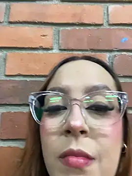 Snapshot of victoria_luxx_ chatting on 03-27-26, 08:19 victoria luxx online show from 03-27-26, 08:19