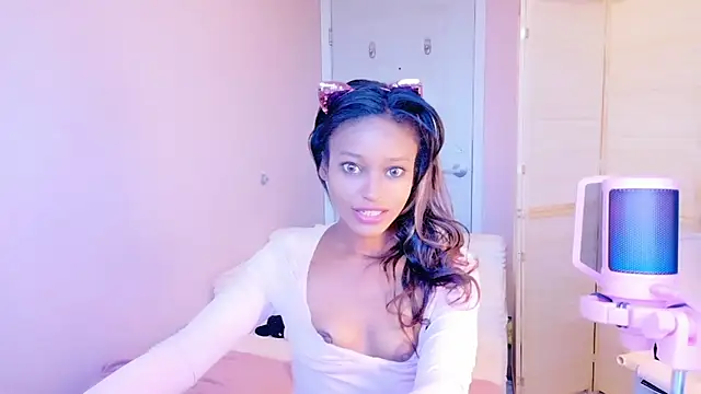 Amber Fae online show from 04-04-26, 11:46