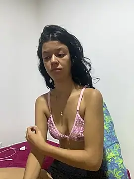 Nia Roswell online show from 03-31-26, 10:04