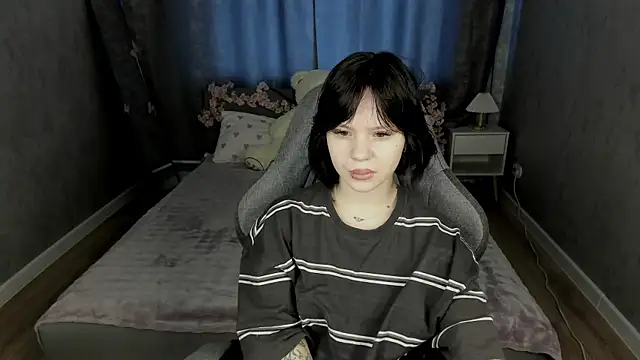 Snapshot of Loly_Cuttie chatting on 05-06-26, 01:14 Loly Cuttie online show from 05-06-26, 01:14