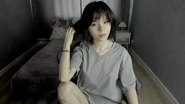 Snapshot of Loly_Cuttie chatting on 05-20-26, 09:15 Loly Cuttie online show from 05-20-26, 09:15