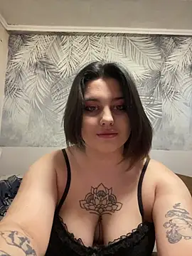 Snapshot of LinaSherman chatting on 03-28-26, 11:21 LinaSherman online show from 03-28-26, 11:21