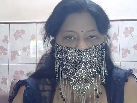 SweetRashii online show from 07-18-26, 07:34