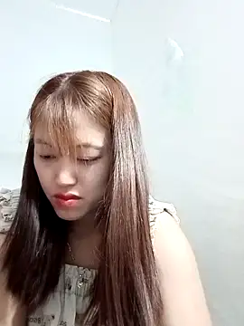 Snapshot of -Bitilu- chatting on 04-18-26, 07:07 -Bitilu- online show from 04-18-26, 07:07