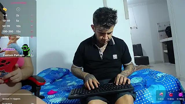 Snapshot of allison_maxtattoo_ chatting on 05-18-26, 04:07 allison maxtattoo online show from 05-18-26, 04:07