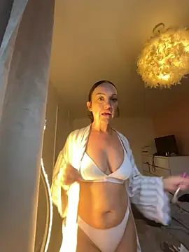 Ladyluxee online show from 06-25-26, 06:12
